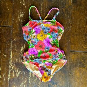 Cat & Jack swimsuit size 6/7